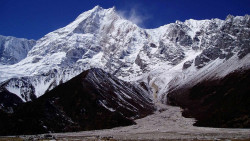 161 climbers scale Mt Manaslu this spring
